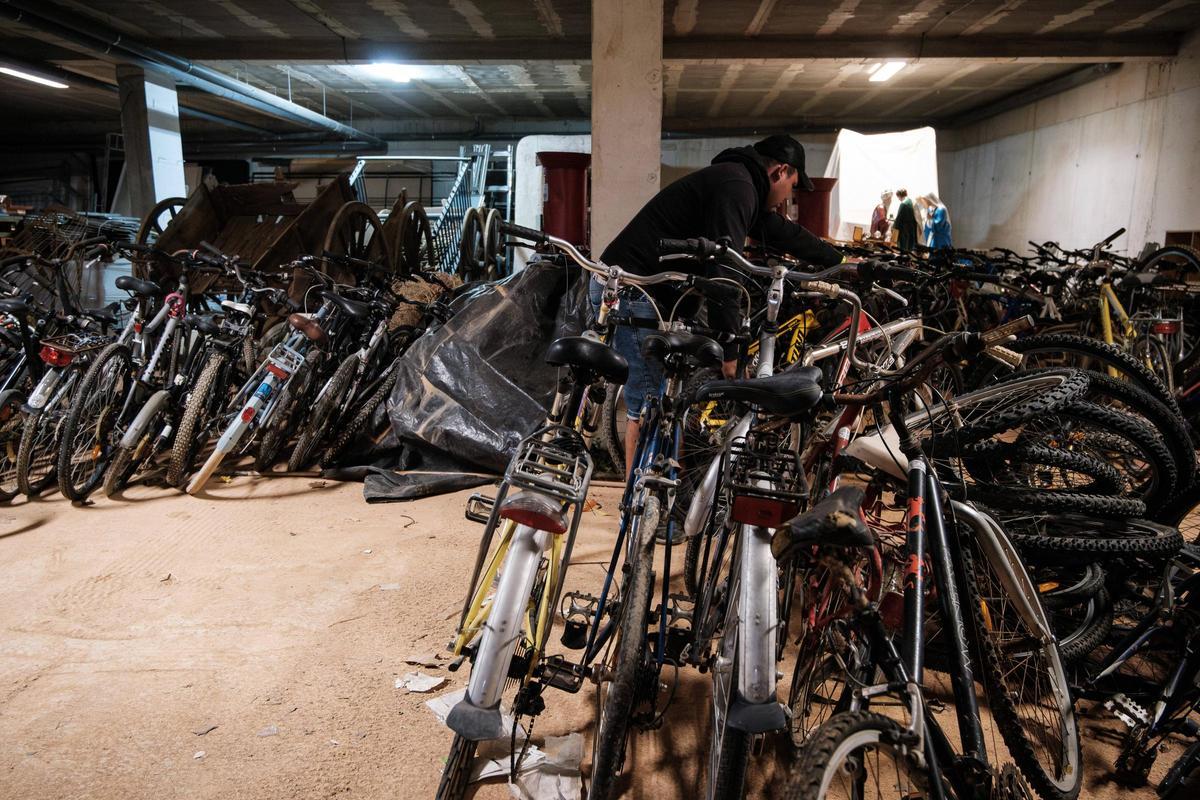 Todas las imágenes del proyecto de Alba Pau y sus bicicletas que llegarán a África.