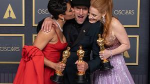 El Óscar, y la bofetada, de Will Smith marcan la gala de la normalidad