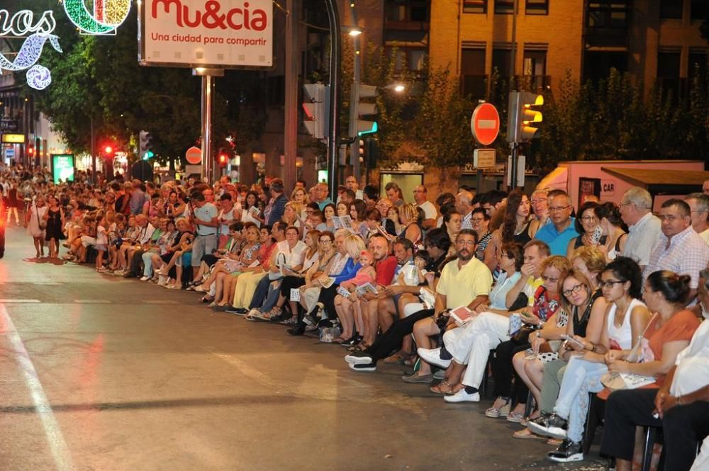 Desfile de Moros y Cristianos por las calles de Mu