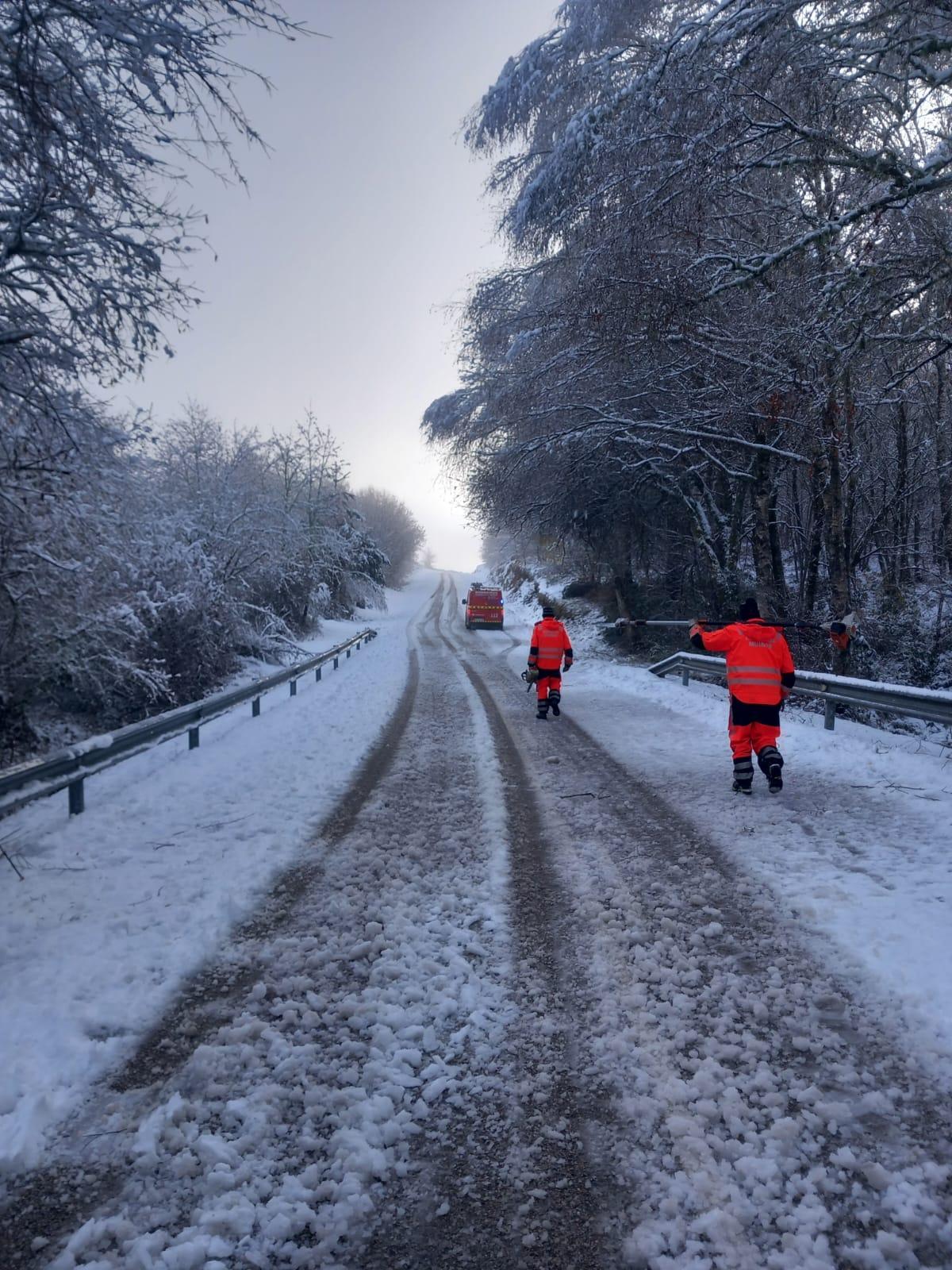 El paisaje nevado de la montaña de Ourense
