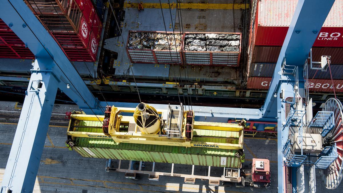 El Puerto de Alicante abre línea regular mercancías con dos puertos argelinos.