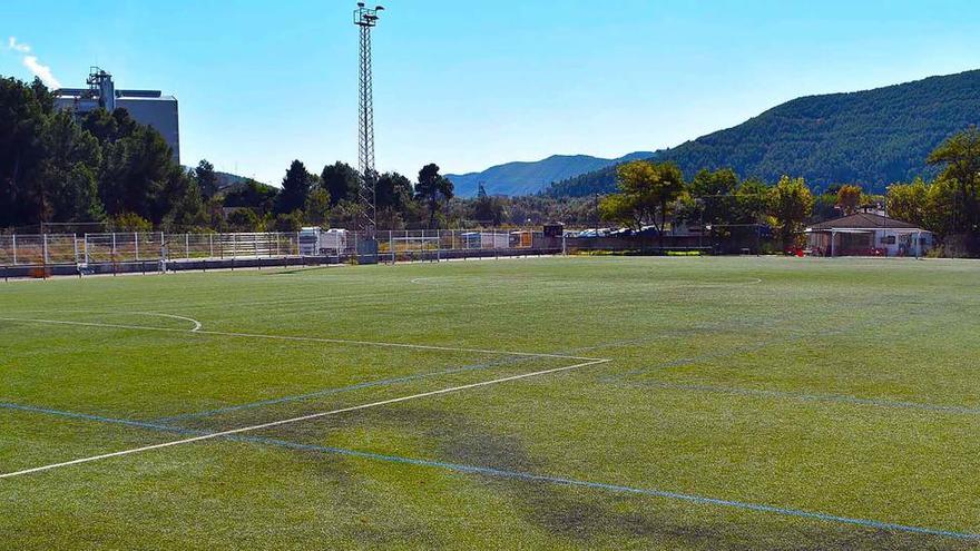 Camp de futbol de Súria amb la tanca renovada