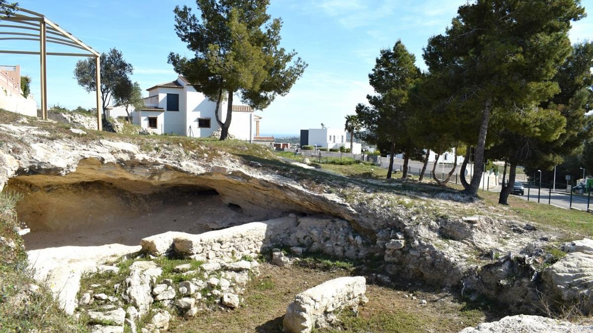 El Poble Nou de Benitatxell cuenta con ocho rutas para practicar senderismo.