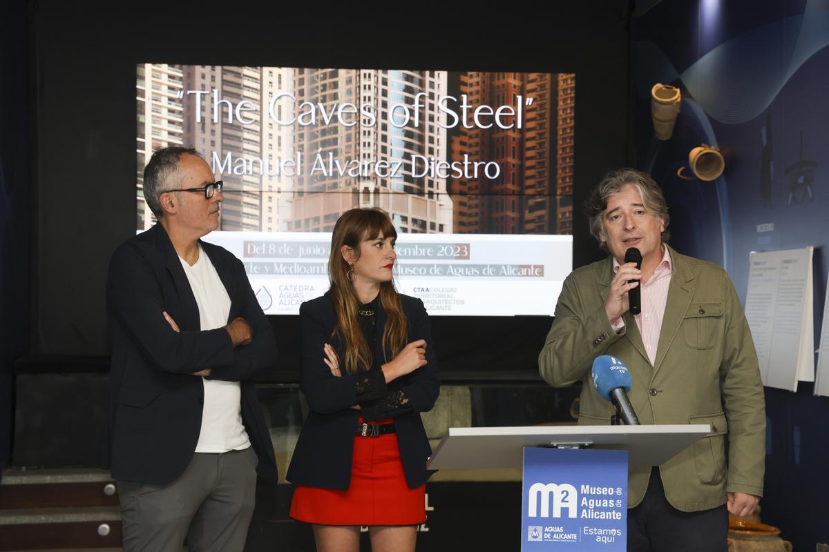 Manuel Álvarez Diestro, Aurora Domínguez y Martín Sanz, durante la presentación.