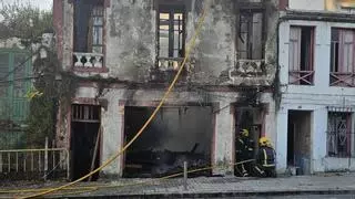 Un fuego arrasa una casa ocupada en Betanzos