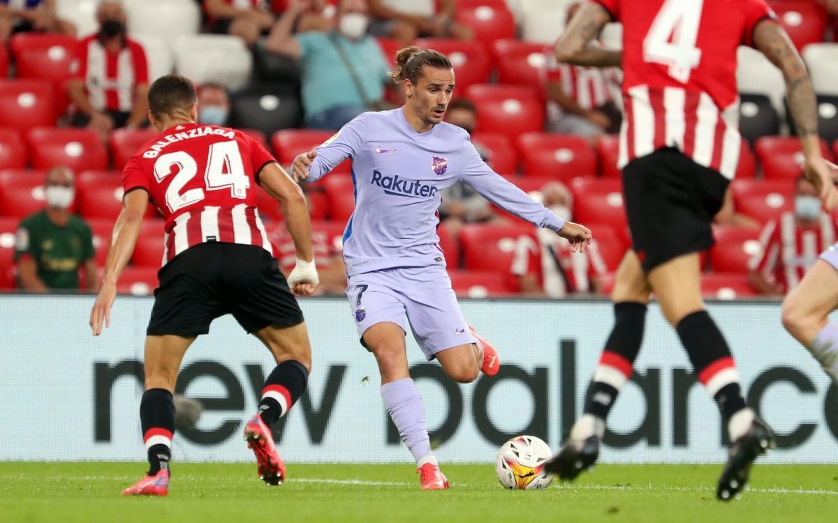 Griezmann, en una jugada de ataque en San Mamés ante el Athletic.