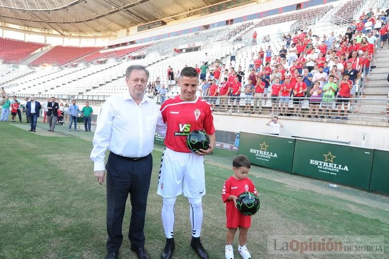 Presentación de Aquino