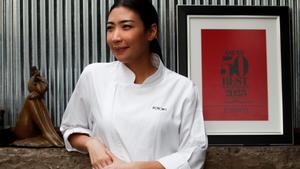 Pichaya Pam Soontornyanakij, conocida como Chef Pam, en su restaurante Potong (Bangkok).