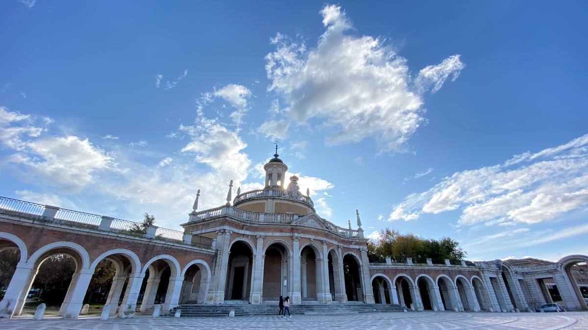 Fachada de la Iglesia de San Antonio de Padua, edificio de estilo barroco, en Aranjuez