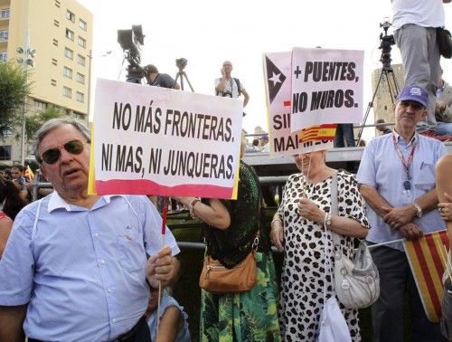 Miles de catalanes participan en la Diada más reivindicativa.