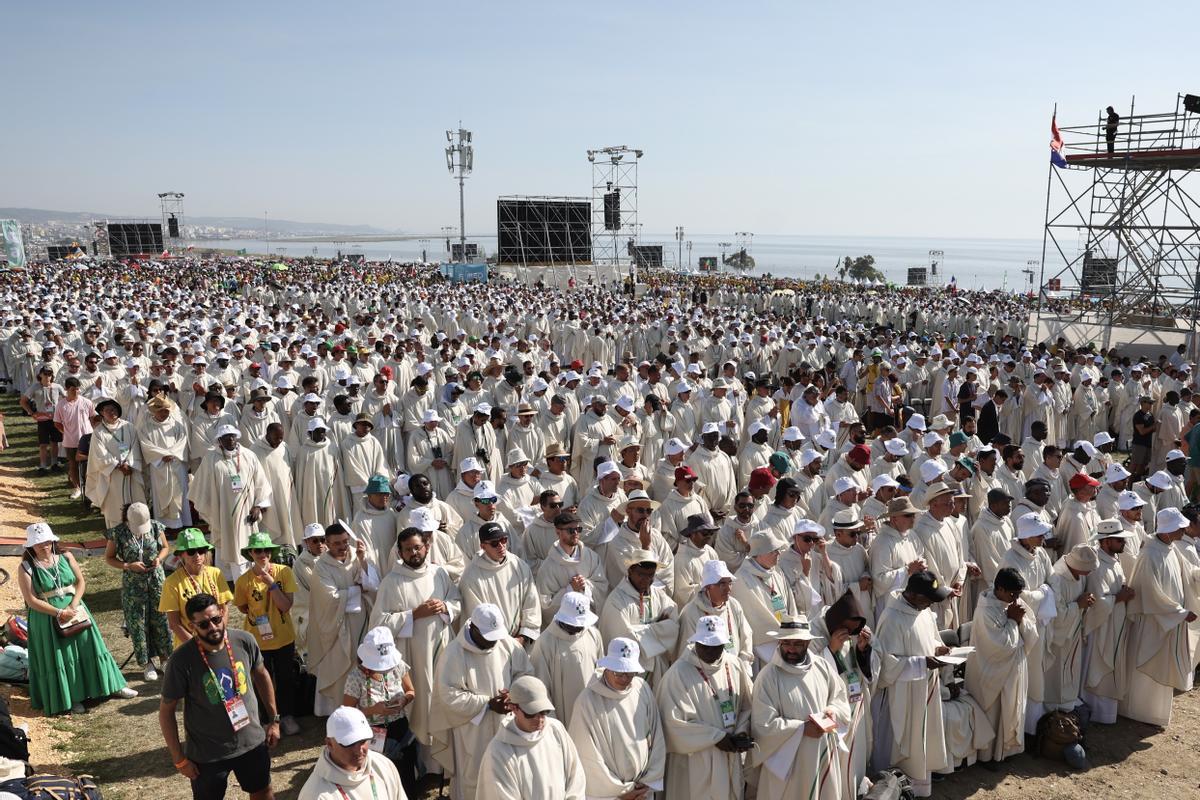 El Papa Francisco asiste a la Santa Misa por la Jornada Mundial de la Juventud 2023.