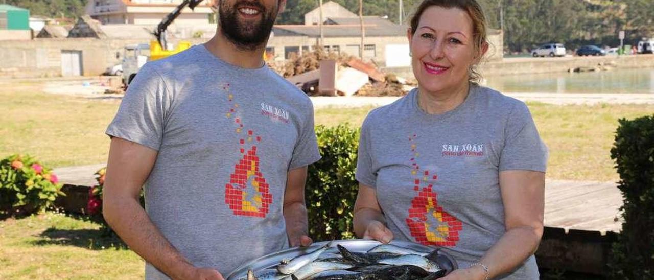 Álvaro Fuentes, de Taberna Meloxeira, y Rosa Sánchez, del Bar Porto . // M. Muñíz