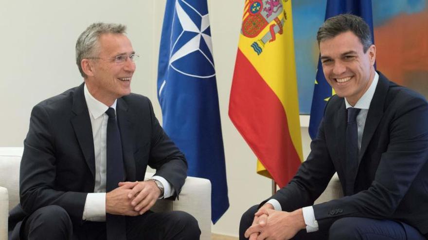 Pedro Sánchez con Jens Stoltenberg.