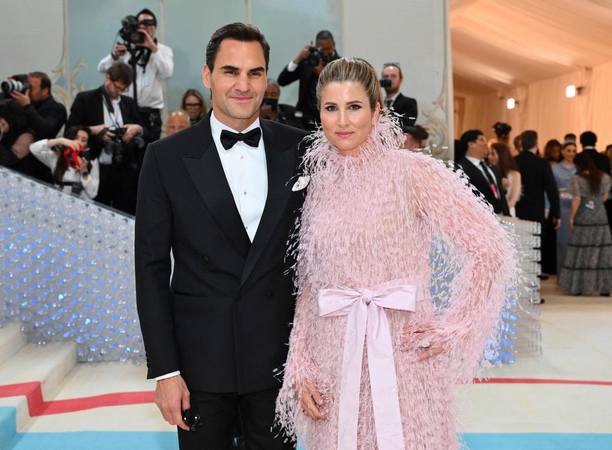 El tenista Roger Federer y su esposa.