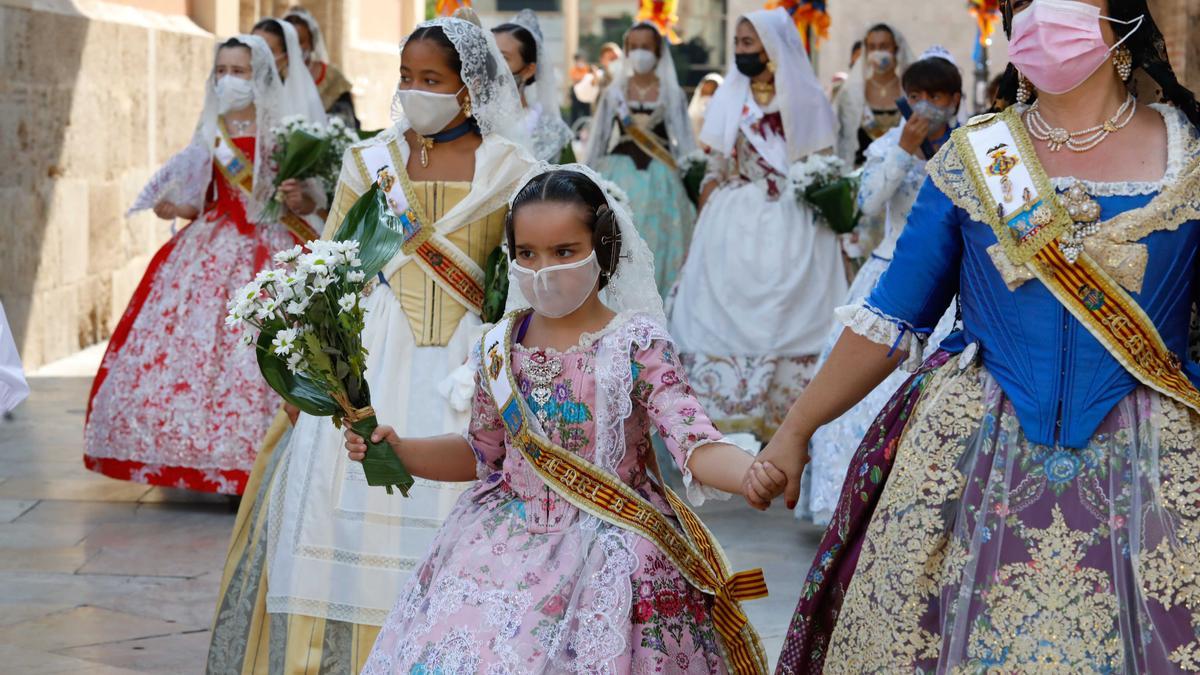 Búscate en el segundo día de Ofrenda por las calles del Mar y Avellanas (entre las 10:00 y 11:00 horas)