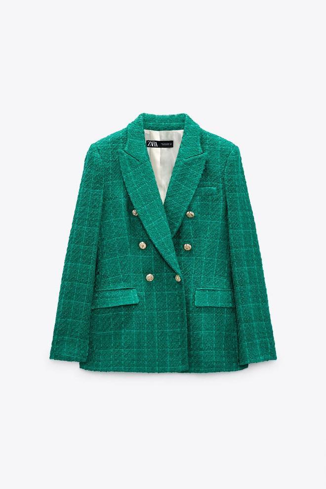Blazer verde de 'tweed' de Zara (precio: 49,95 euros)