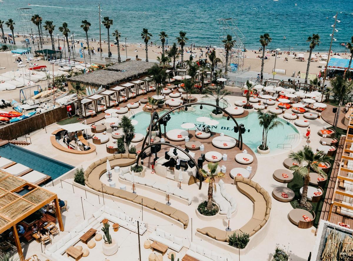 Panoràmica de Bastian Beach, vista des de la terrassa superior.