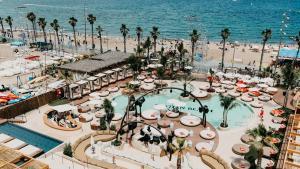 Panorámica de Bastian Beach, vista desde la terraza superior.
