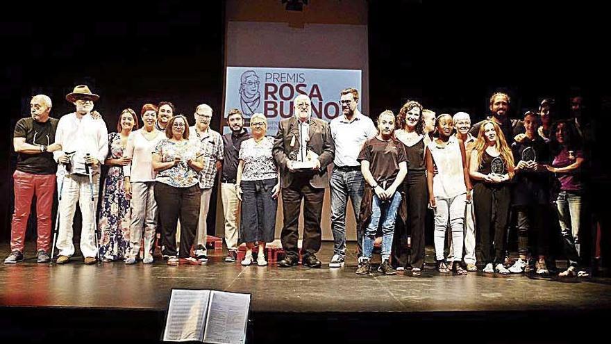 Foto de familia de los premiados en la gala.