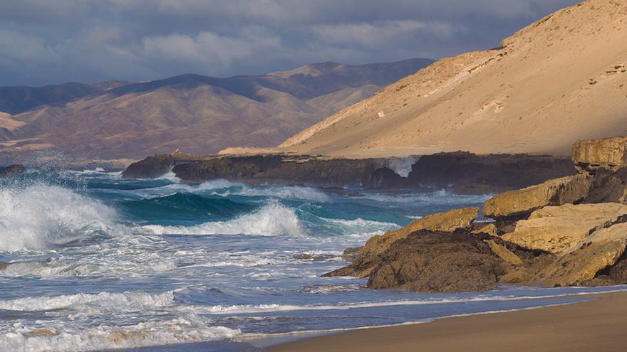 Localizado un varón fallecido en una zona de rocas en la costa de Fuerteventura