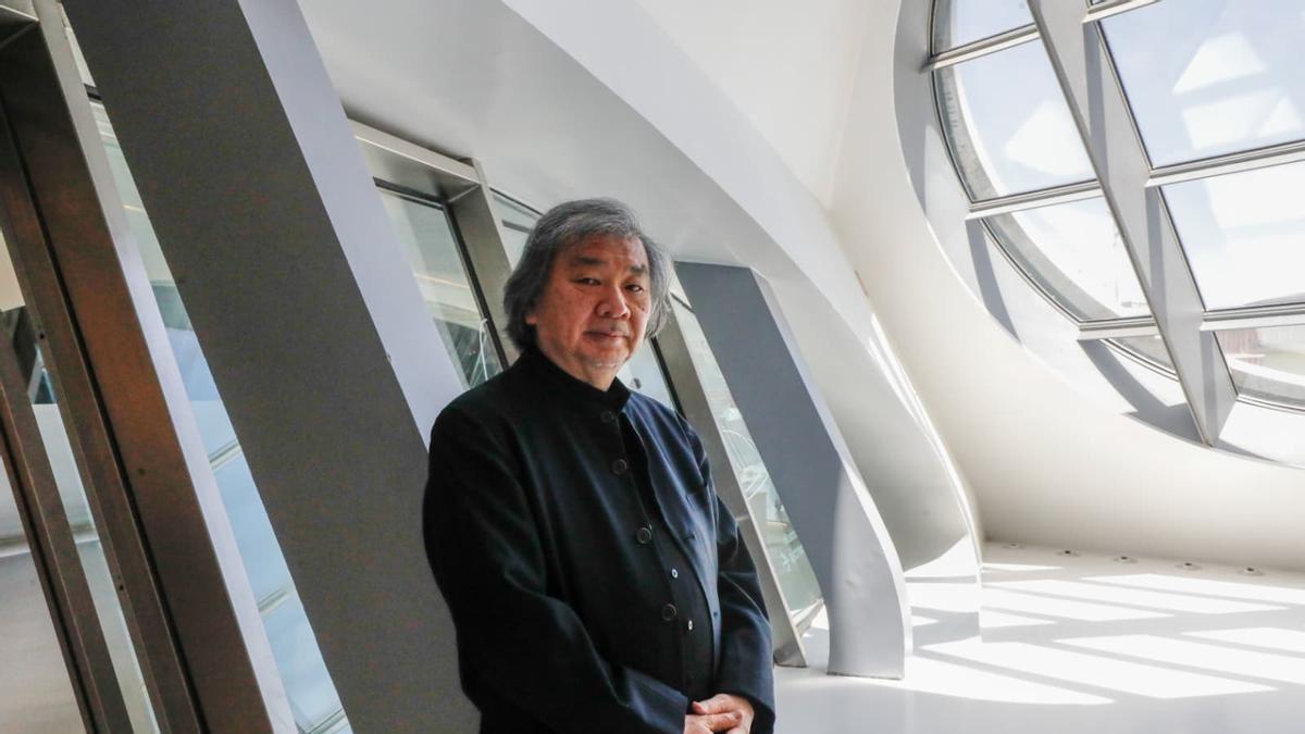 Shigeru Ban, este viernes en Zaragoza, antes de la entrevista con este diario.