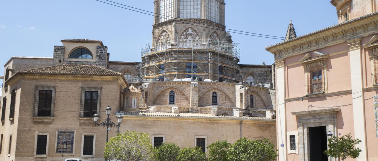 Los andamios exteriores de la catedral