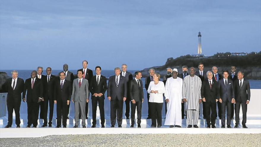 Macron se apunta un tanto al invitar a Irán a Biarritz