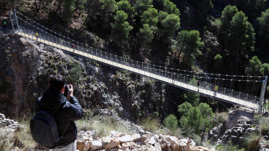 El nuevo puente colgante, en la zona donde se ha producido el accidente mortal.