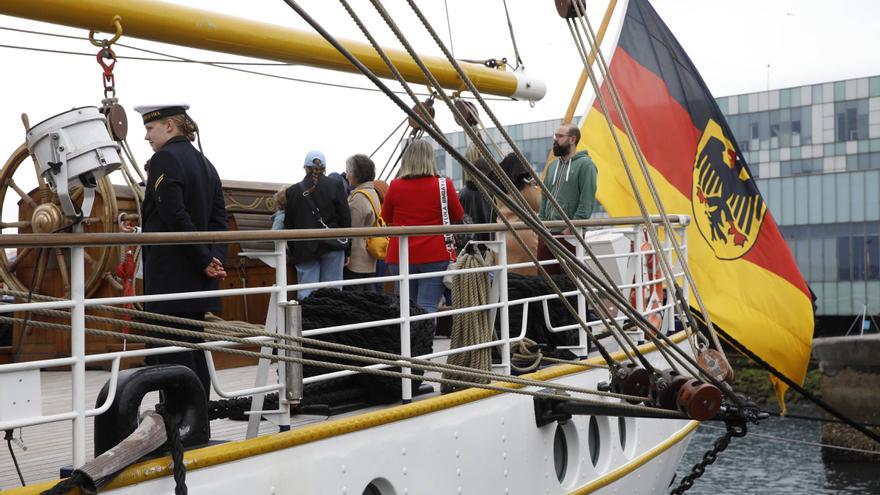 El &quot;Gorch Fock&quot;, repleto de visitantes: así fue la jornada de puertas abiertas en el buque escuela alemán atracado en El Musel