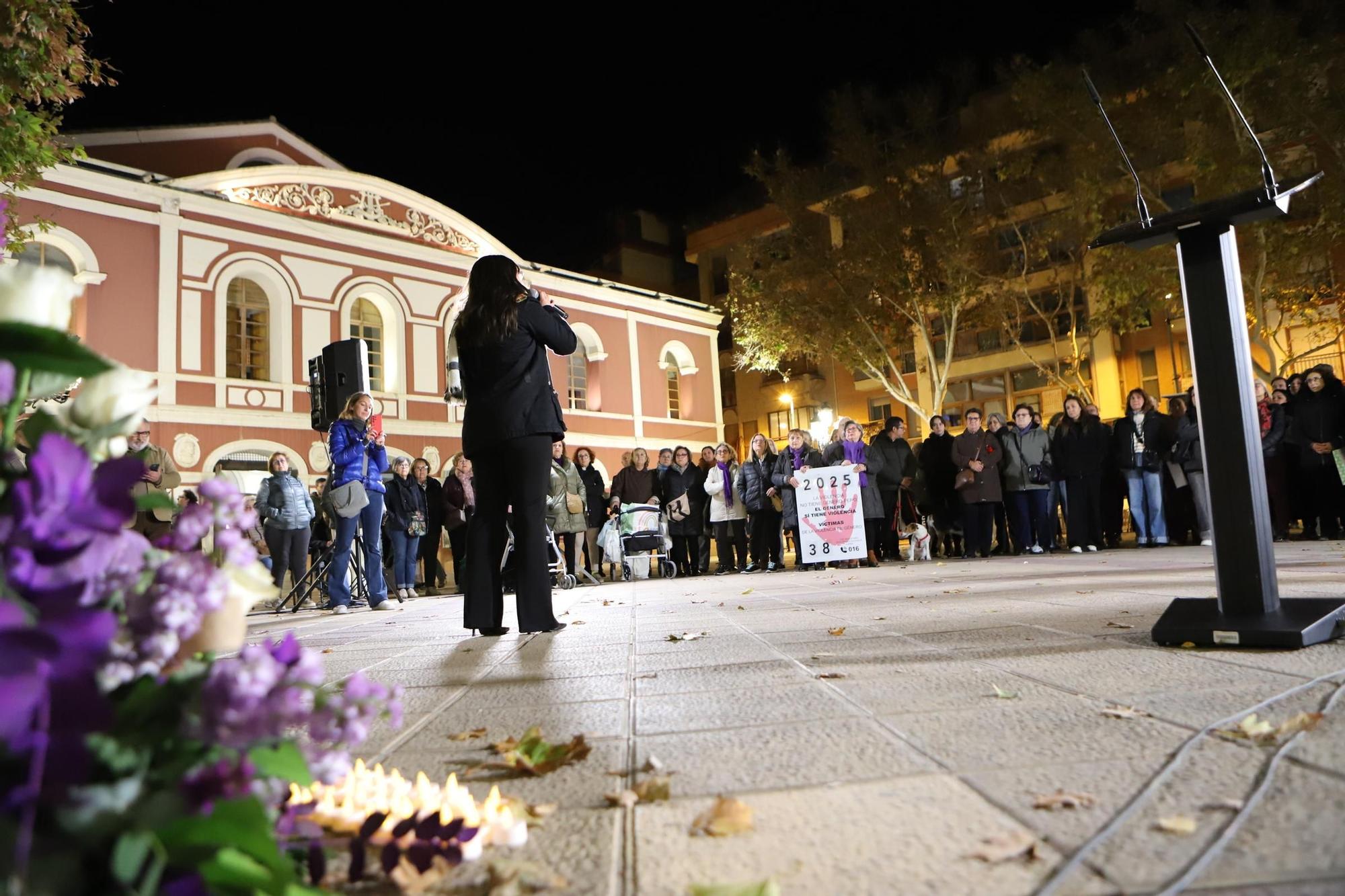 Así ha sido el acto organizado por el 25N en Lorca