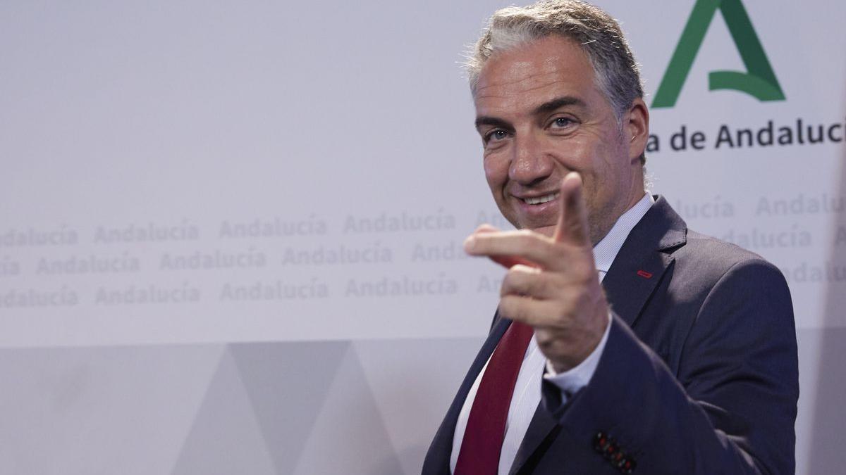 El consejero de Presidencia de la Junta de Andalucía, Elías Bendodo, durante la rueda de prensa tras el Consejo de Gobierno de la Junta de Andalucía en el Palacio de San Telmo, a 5 de julio de 2022.