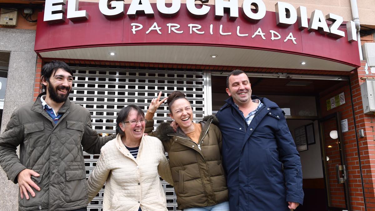 El Gordo cae en A Coruña: Celebración de los premios en El Gaucho I de O Temple