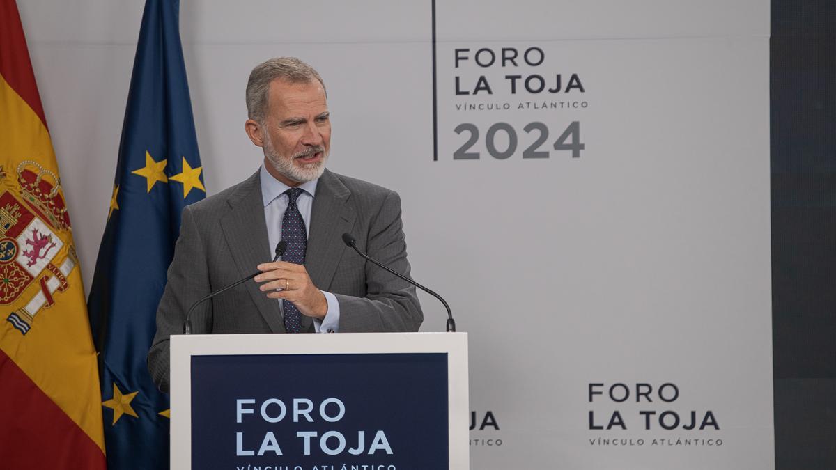 El rey inaugura el Foro de La Toja