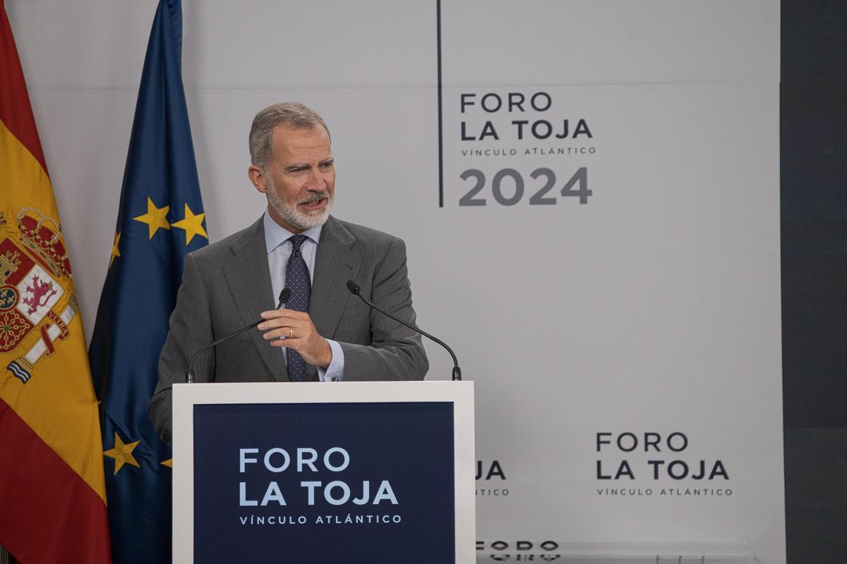 El rey inaugura el Foro de La Toja