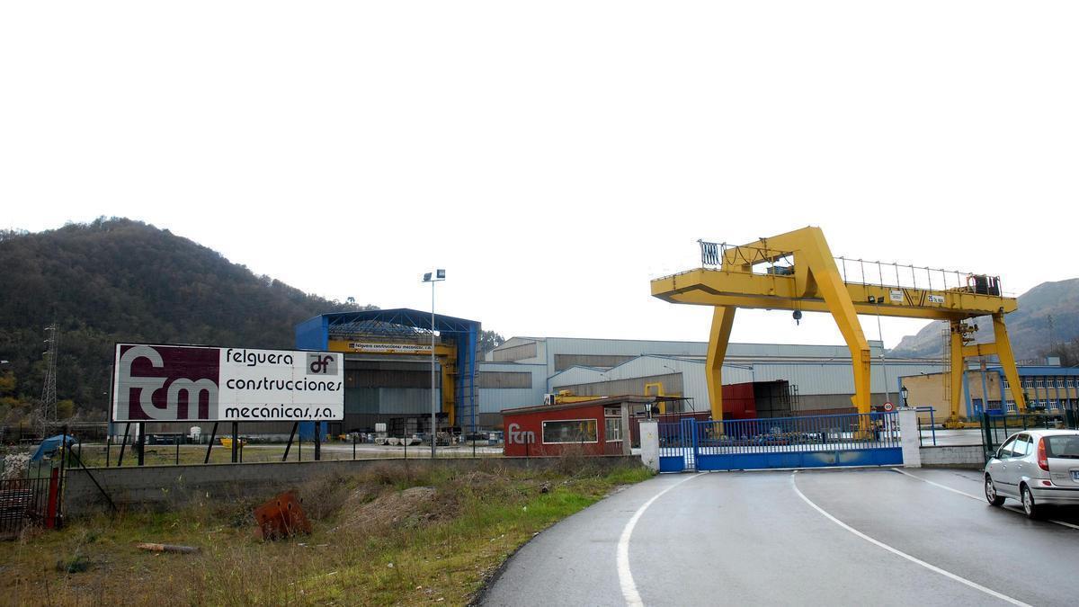 Entrada del taller de construcciones mecánicas de Duro Felguera en Barros (Langreo).