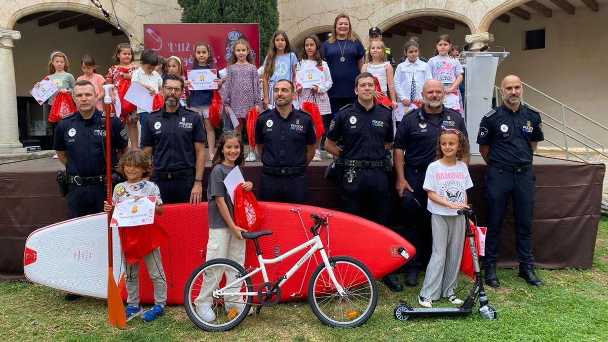 Entrega de premios del concurso de dibujo escolar ‘El 112 y las emergencias’.