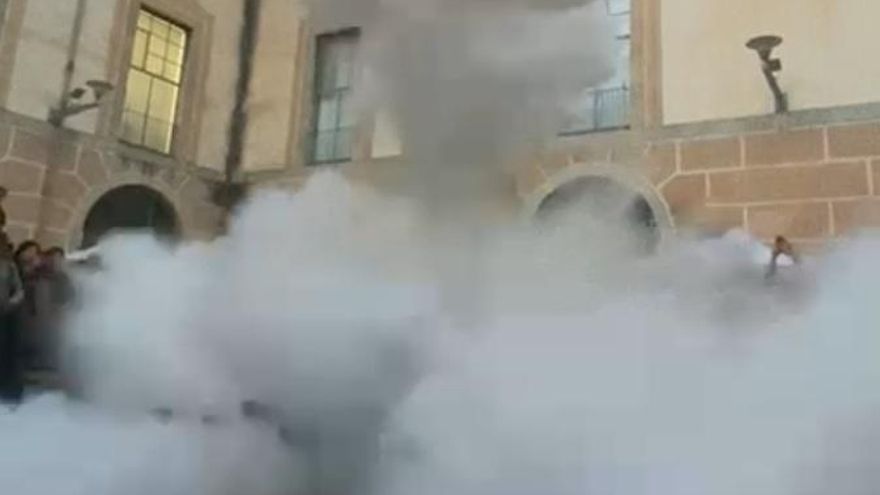 Moment de l'explosió a la Casa de la Cultura de Girona