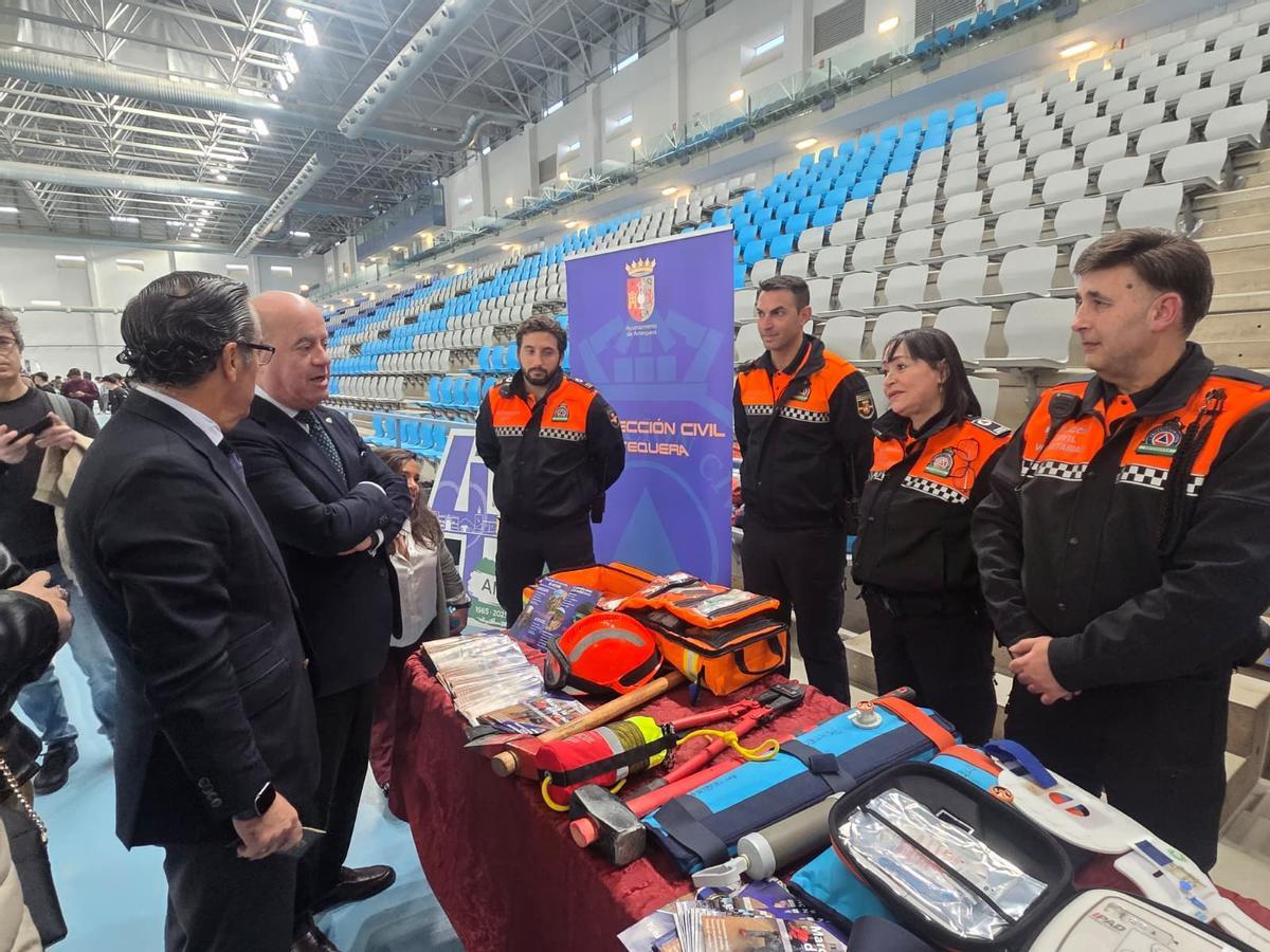 El Ejército debuta en la Feria de la FP de Antequera, que reúne a jóvenes de 20 municipios