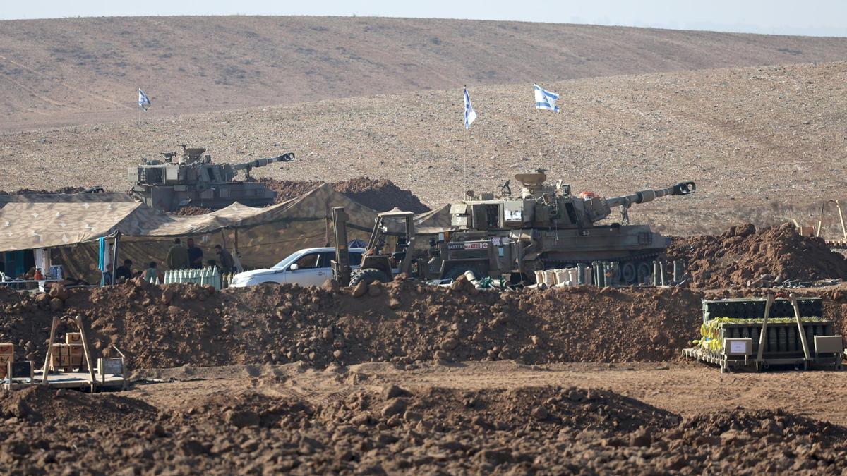 Efectivos del eército israelí junto a la frontera con Gaza.