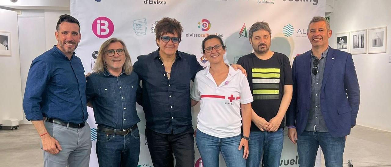 Miguel Tur, Miquel Costa, Clem Burke, Mary Castaño, David Riu y Juan Miguel Costa, en la presentación de Contrast Ibiza.  |  CONSELL DE EIVISSA