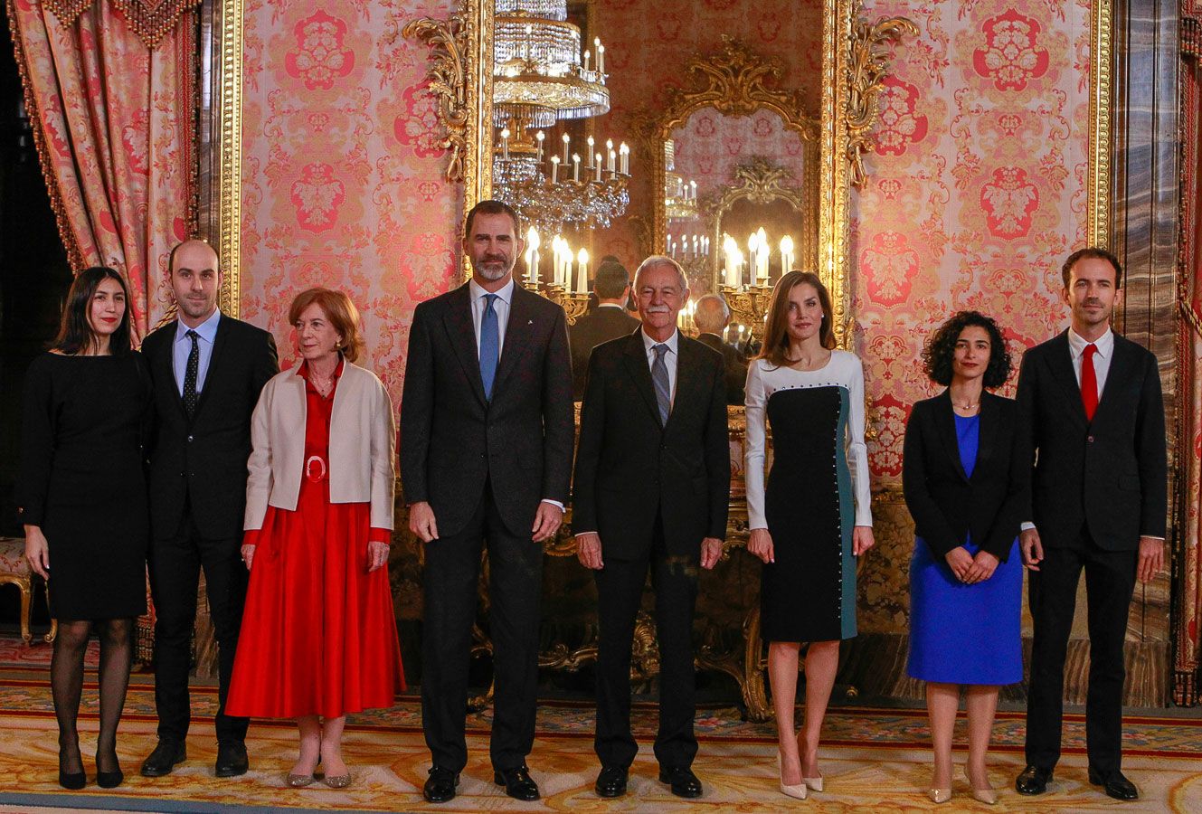 Letizia Ortiz con vestido tricolor de Felipe Varela en el Palacio Real