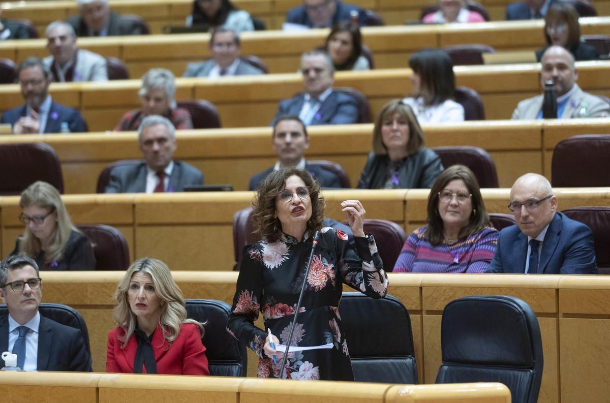 Ofensiva del PP contra el Gobierno en la sesión de control en el Senado ...