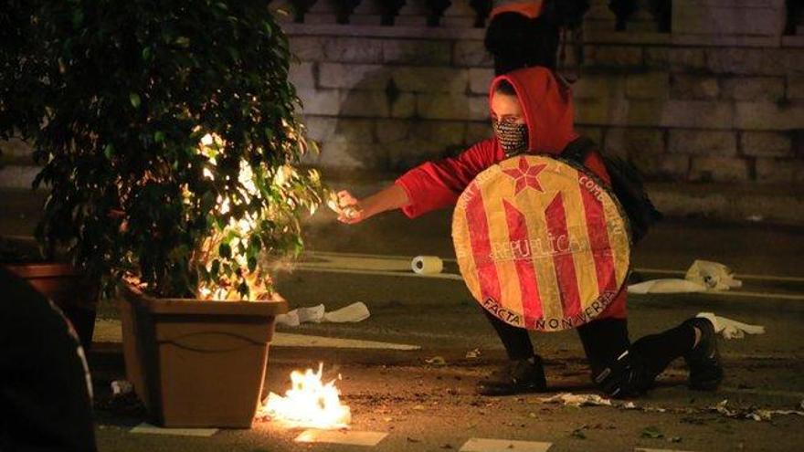 A prisión cinco de los detenidos por los disturbios en Cataluña