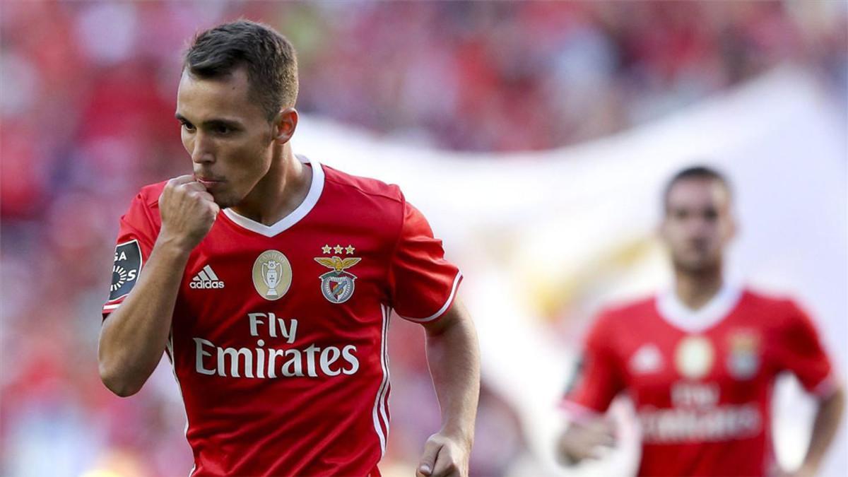 Grimaldo interesa a la Juventus