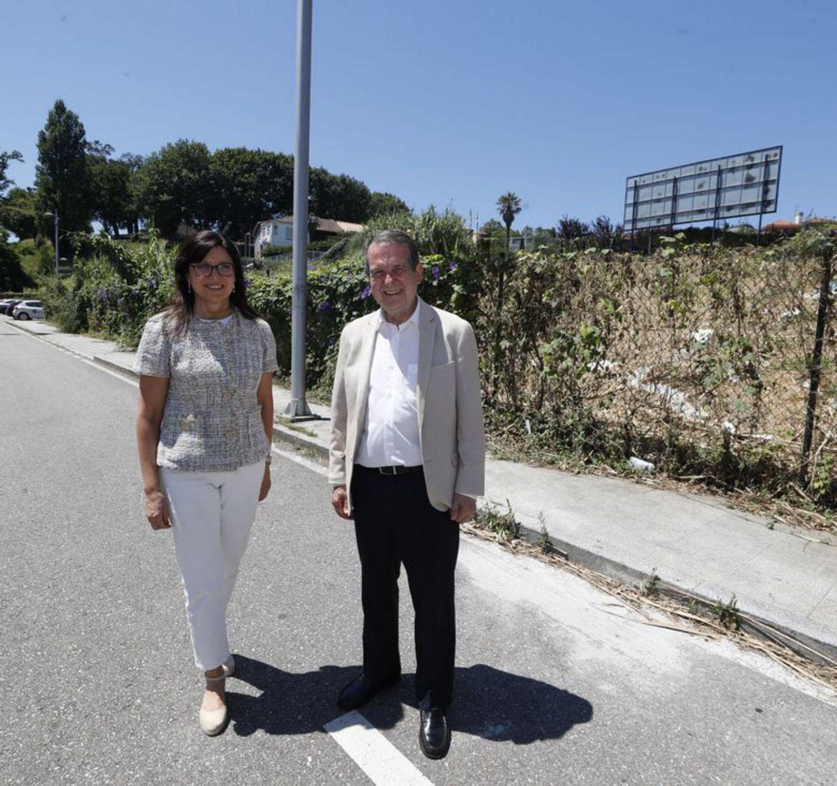 Caride y Caballero, frente al solar de la promoción.