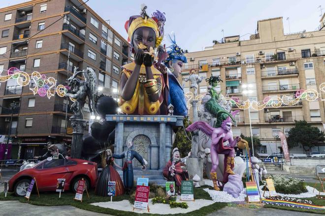 Así es la Falla Monestir de Poblet - Aparicio Albiñana, l'Antiga de Campanar 2023