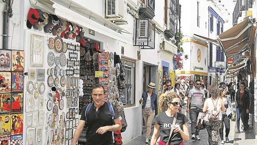 Casco histórico: la instalación de toldos, considerada imprescindible