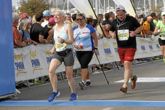 9.000 Läufer aus 49 Ländern gingen am Sonntag den 15.10 an den Start. In der Marathon - Disziplin gingen die Deutschen leer aus.