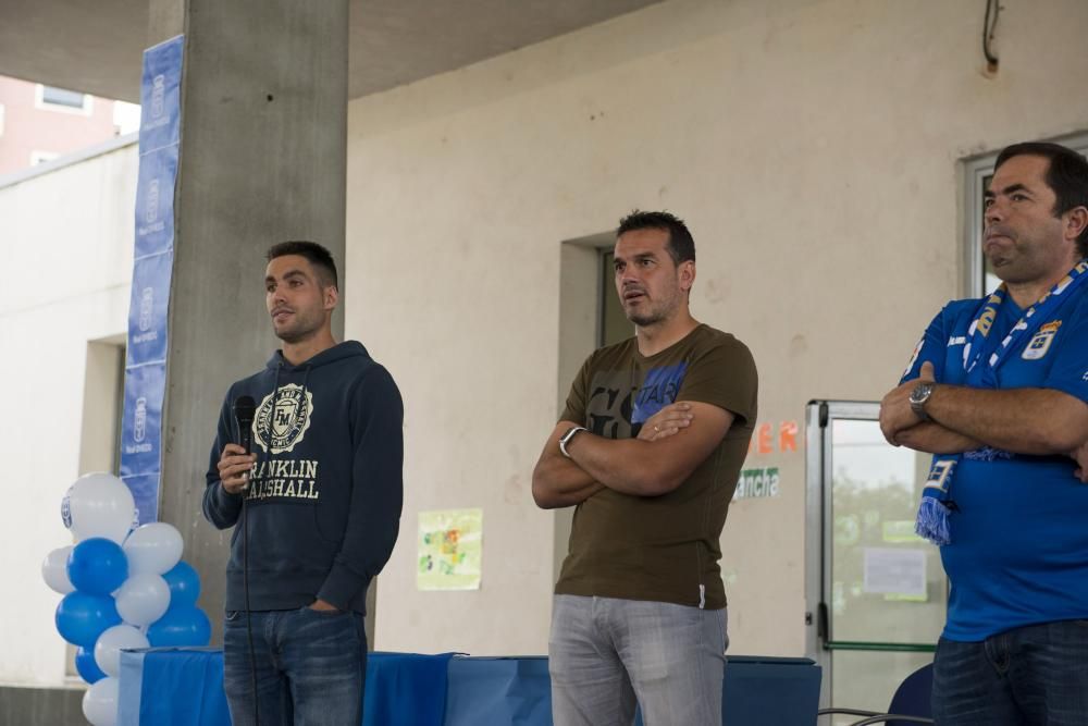 Los jugadores del Real Oviedo, Esteban y Diegui, visitan el colegio de La Corredoria 2