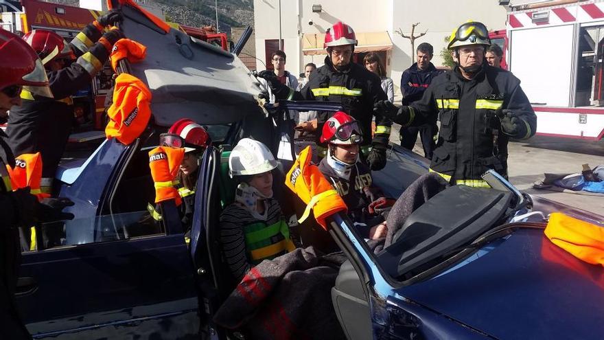 Los futuros médicos de Castellón se foguean en un simulacro de accidente